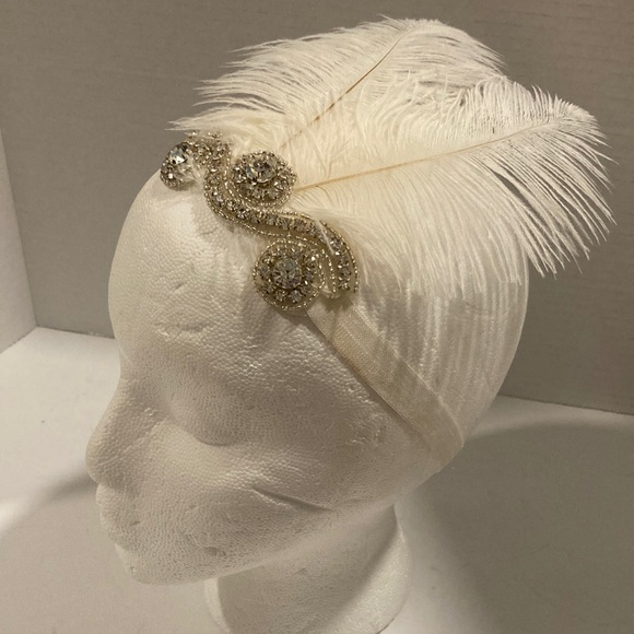 White feathered headband with rhinestones - Picture 1 of 6